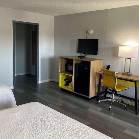 Days Inn By Wyndham Gatesville Екстериор снимка