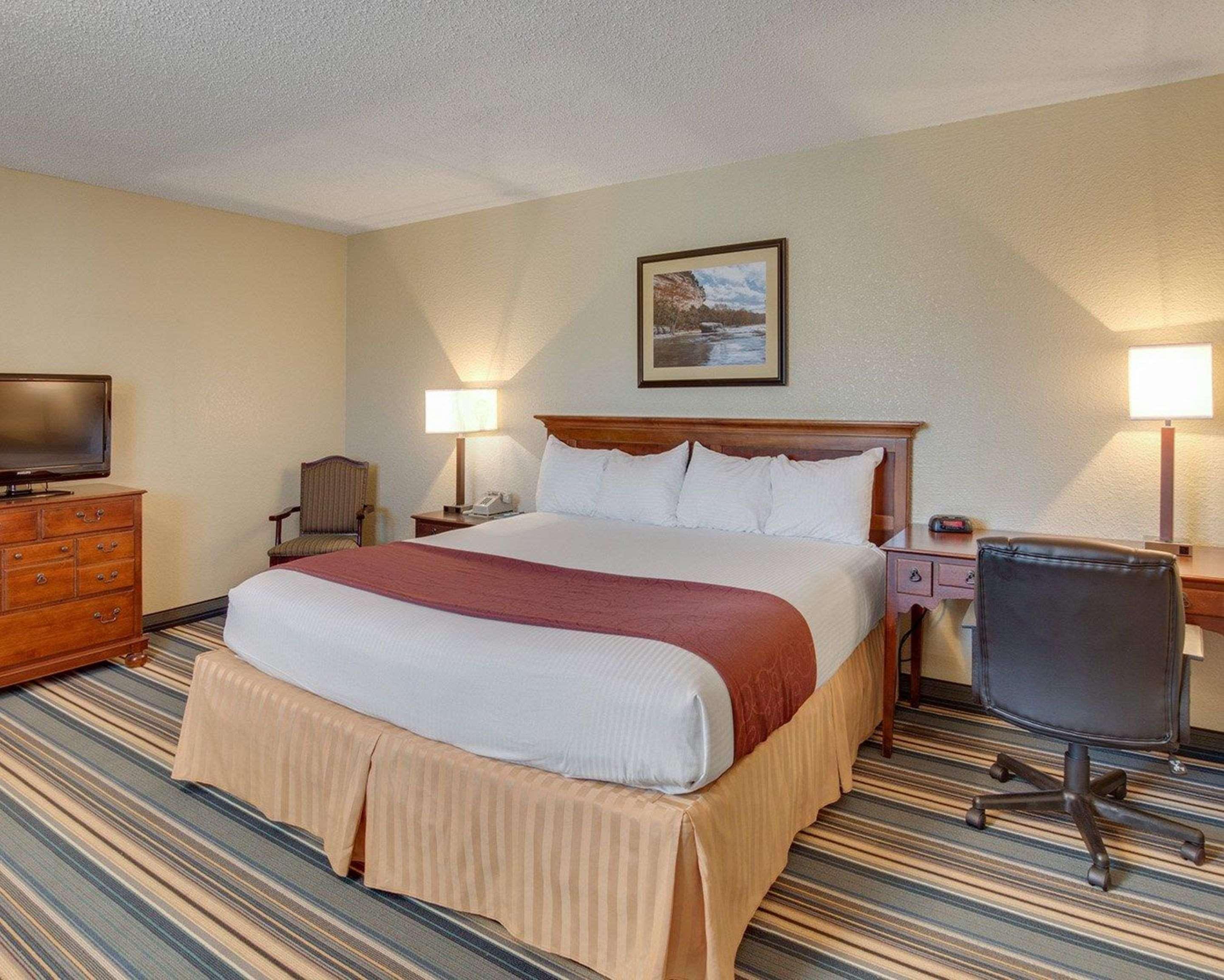 Days Inn By Wyndham Gatesville Екстериор снимка