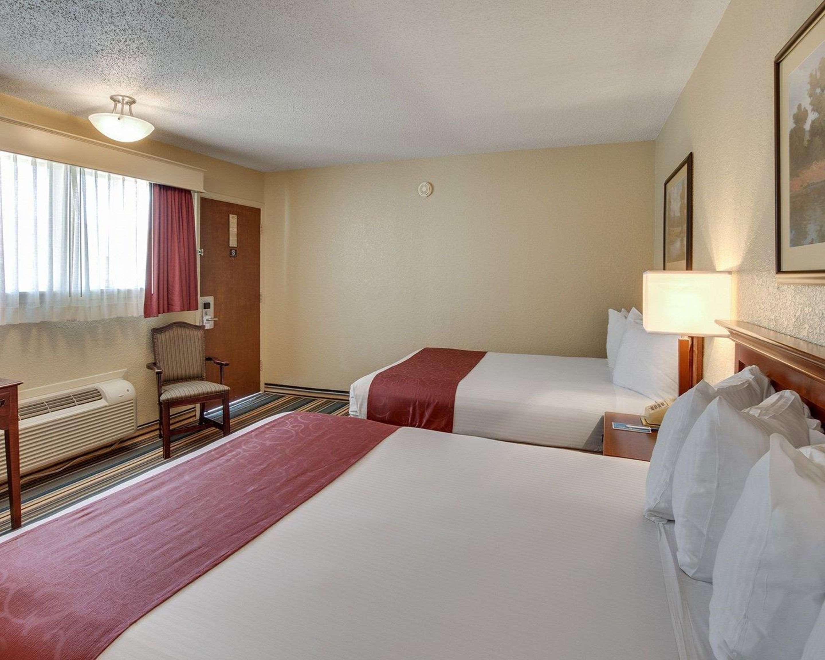 Days Inn By Wyndham Gatesville Екстериор снимка