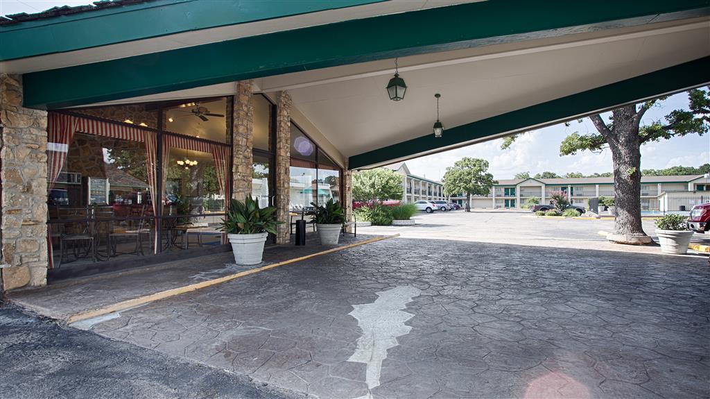 Days Inn By Wyndham Gatesville Екстериор снимка