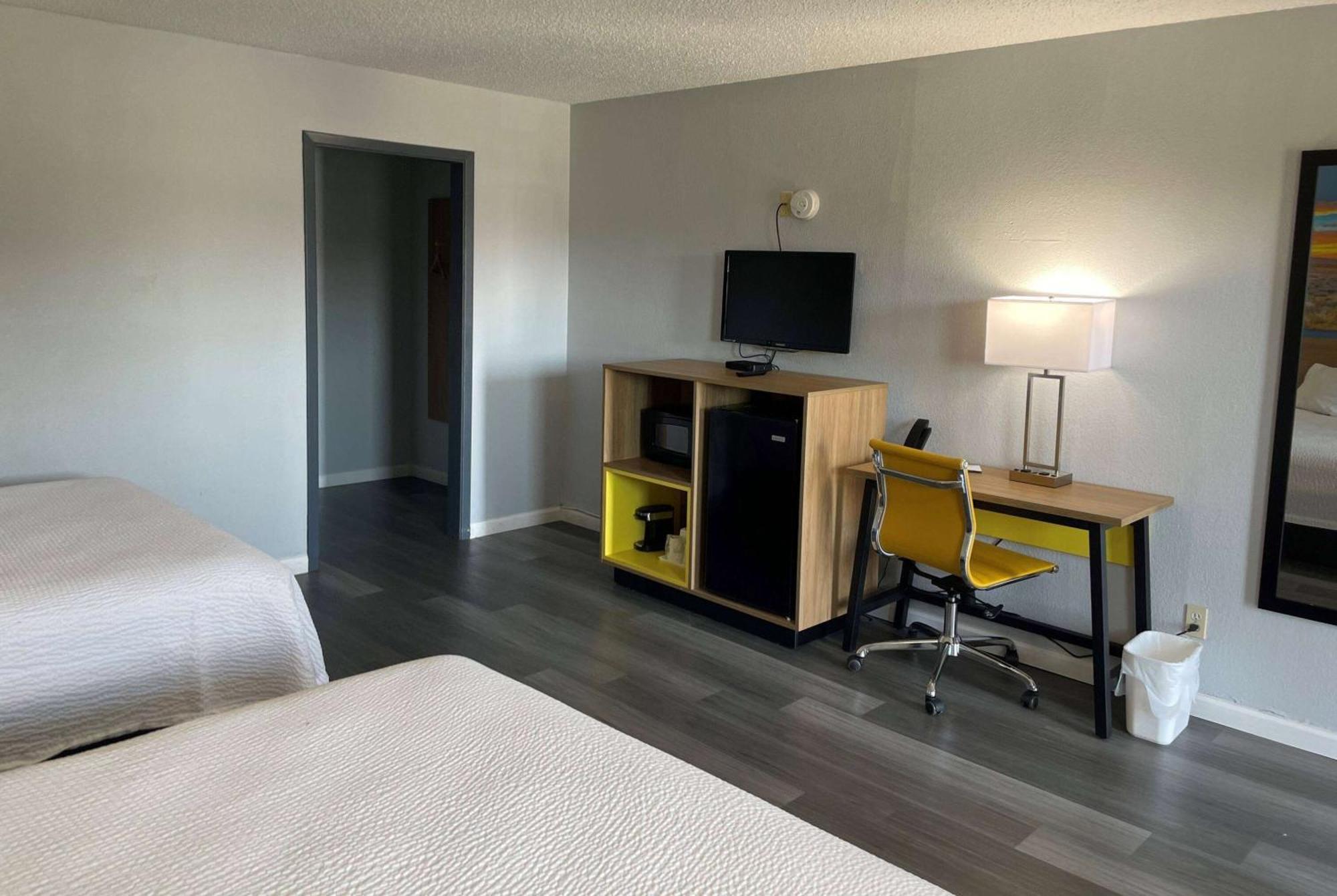 Days Inn By Wyndham Gatesville Екстериор снимка